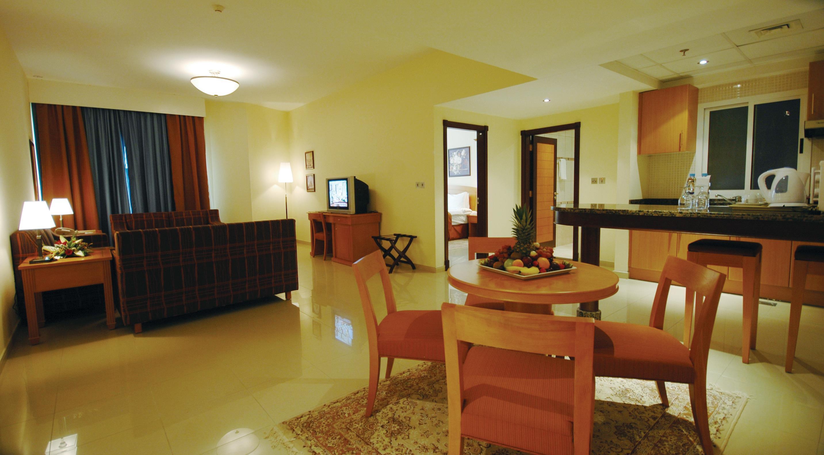 Aparthotel Golden Tulip Sharjah Esterno foto
