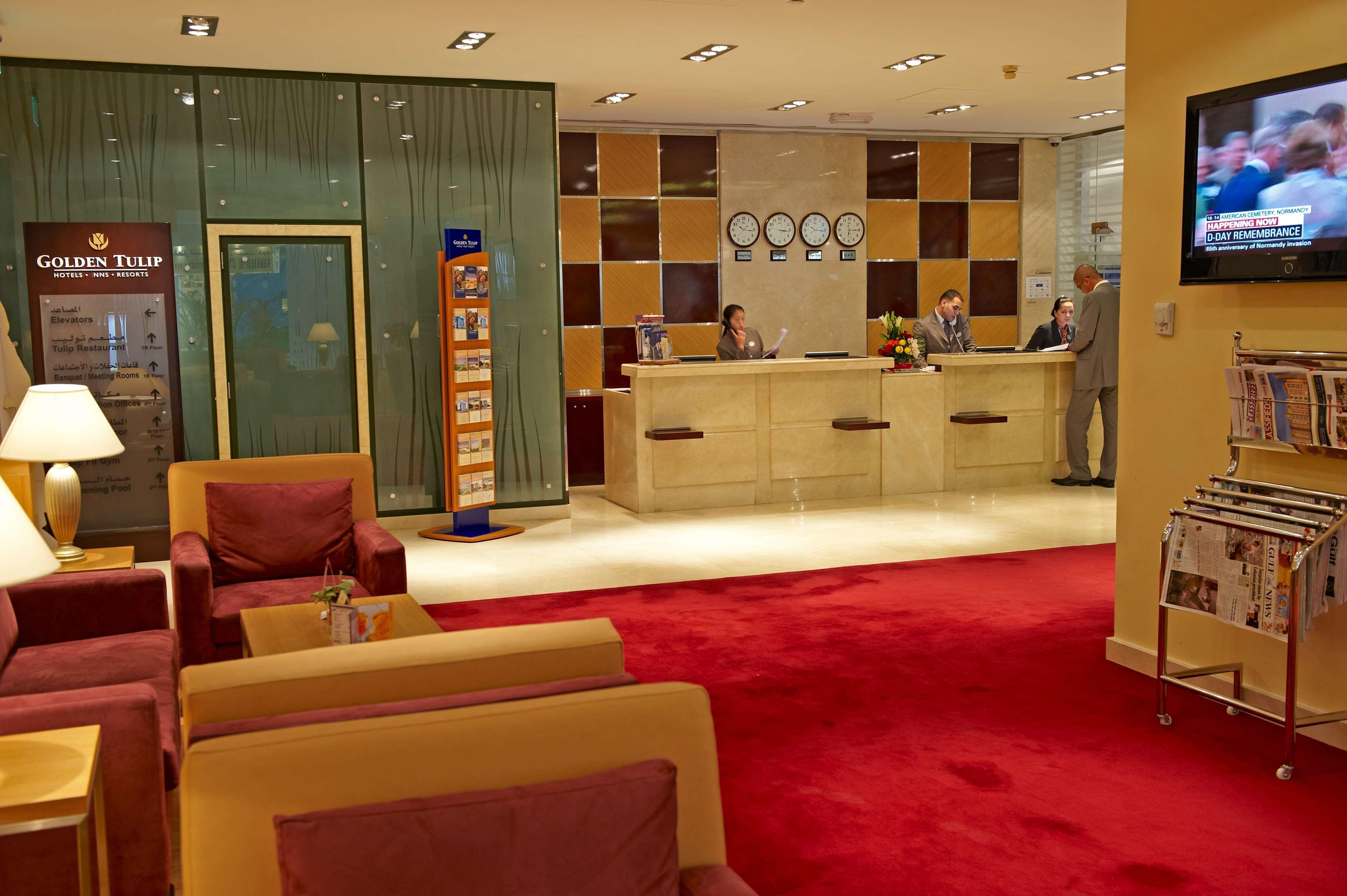Aparthotel Golden Tulip Sharjah Esterno foto